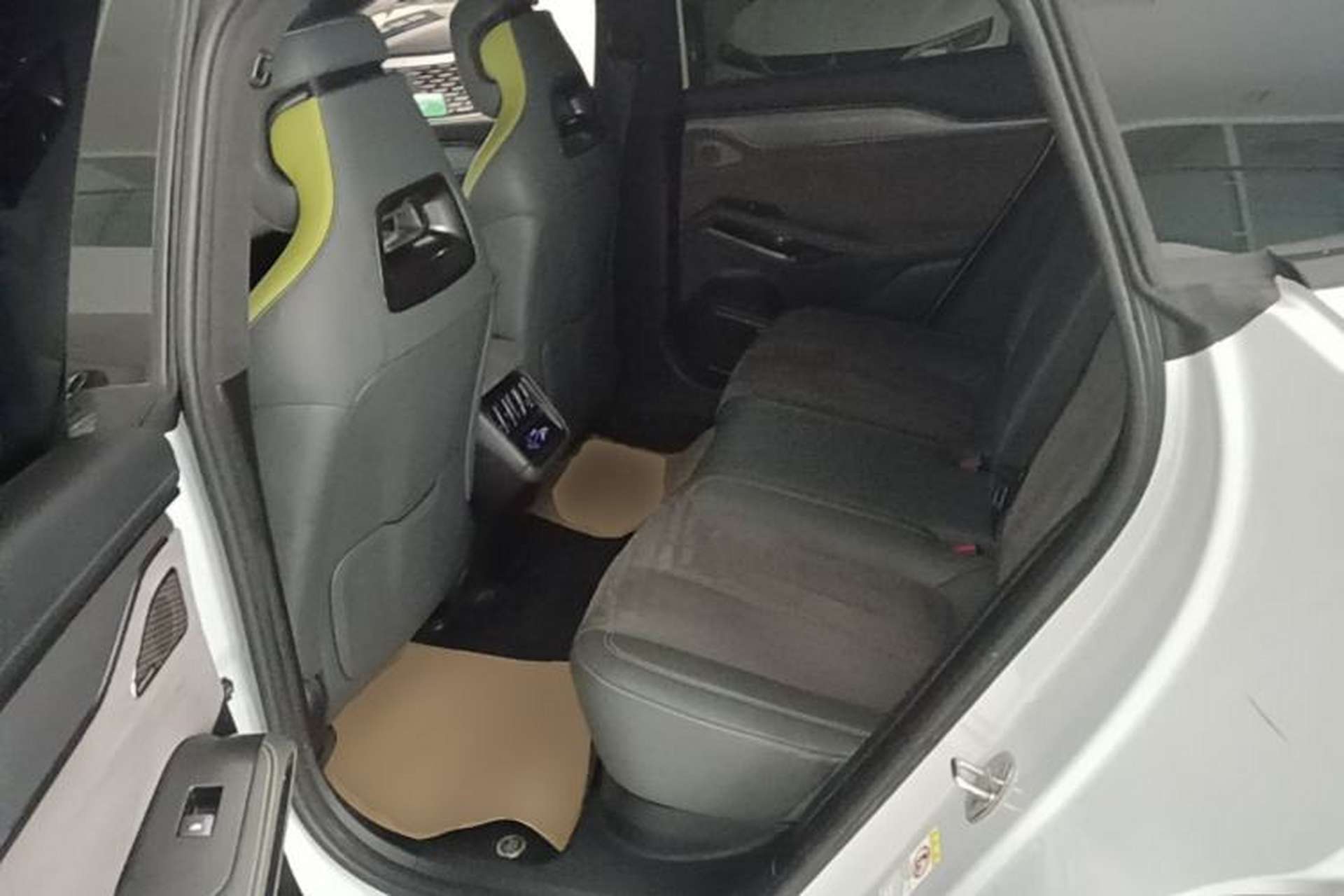 Used BYD Song L EV 2024 602 km All-Wheel-Drive Excellence Version Left Rear Seat
