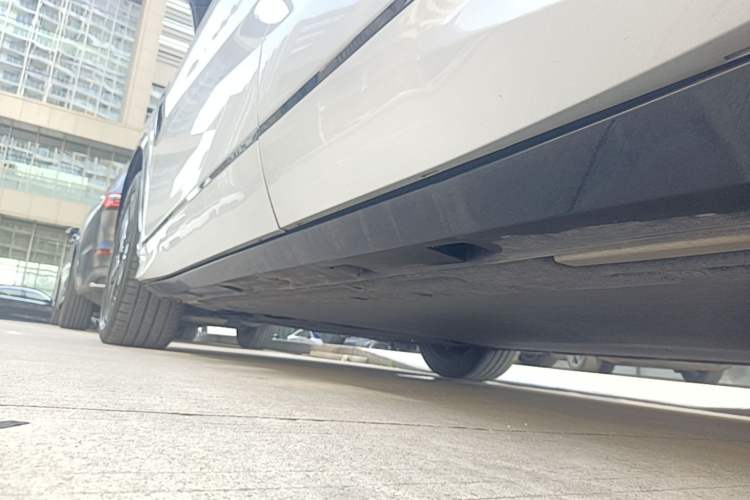 Used BYD Song L EV 2024 550 km Excellence Version Left Side Sill