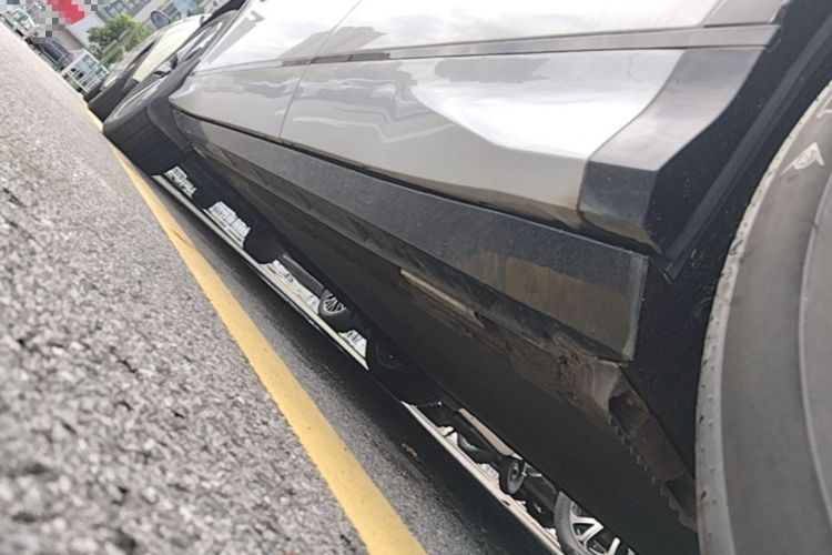Used BYD Song L EV 2024 662 km Excellence Version Left Side Sill