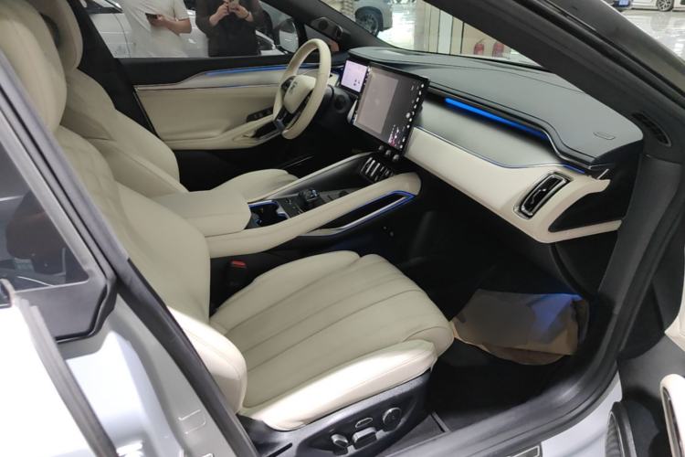 Used BYD Song L EV 2024 662 km Excellence Version Right Front Seat