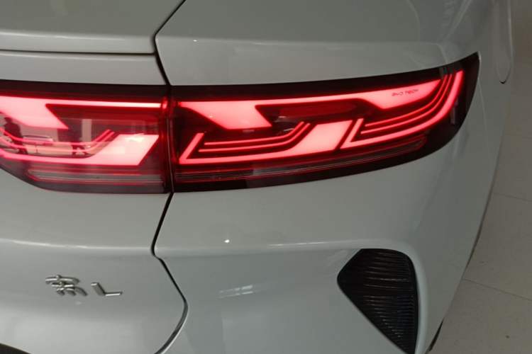 Used BYD Song L EV 2024 602 km All-Wheel-Drive Excellence Version Right Rear Taillight