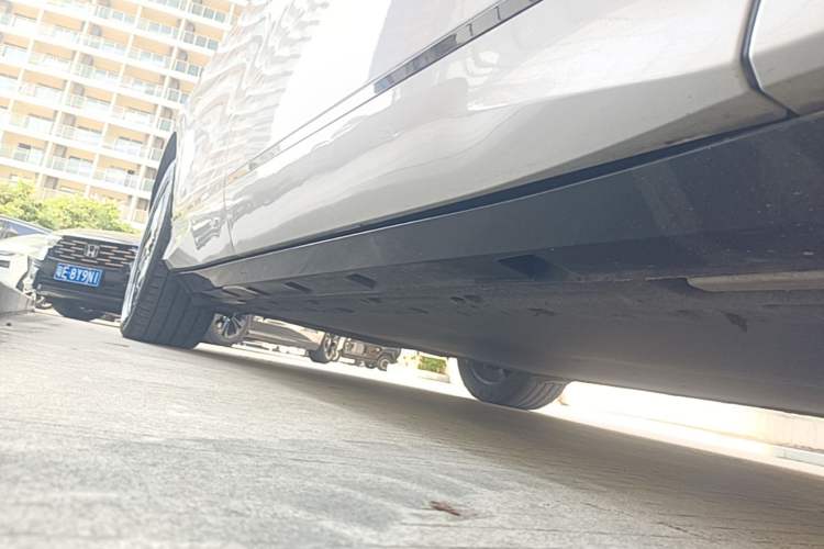 Used BYD Song L EV 2024 550 km Excellence Version Right Side Sill