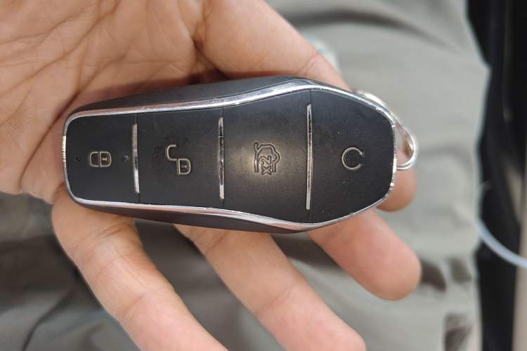 Used BYD Song L EV 2024 662 km Excellence Version Vehicle Key