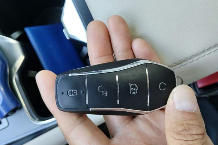 Used BYD Song L EV 2024 662 km Excellence Version Vehicle Key