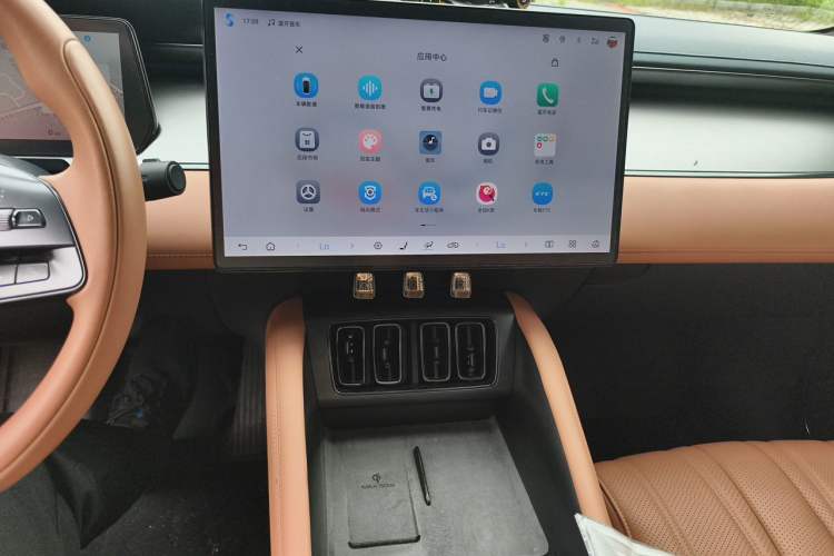 Used BYD Song L EV 2024 662 km Excellence Version Audio And AC Panel