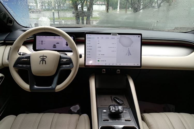 Used BYD Song L EV 2024 662 km Excellence Version Center Console