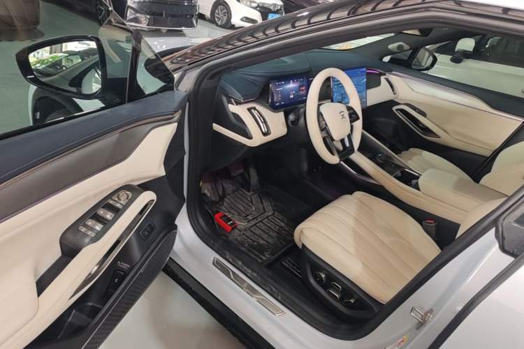 Used BYD Song L EV 2024 662 km Excellence Version Driver Seat