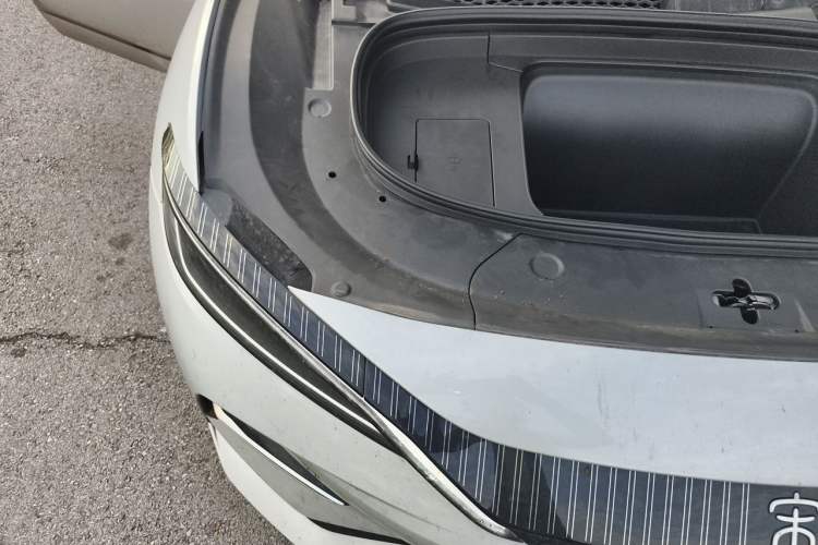 Used BYD Song L EV 2024 662 km Excellence Version Engine Bay Right