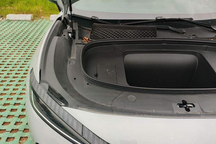 Used BYD Song L EV 2024 550 km Excellence Version Engine Bay Right
