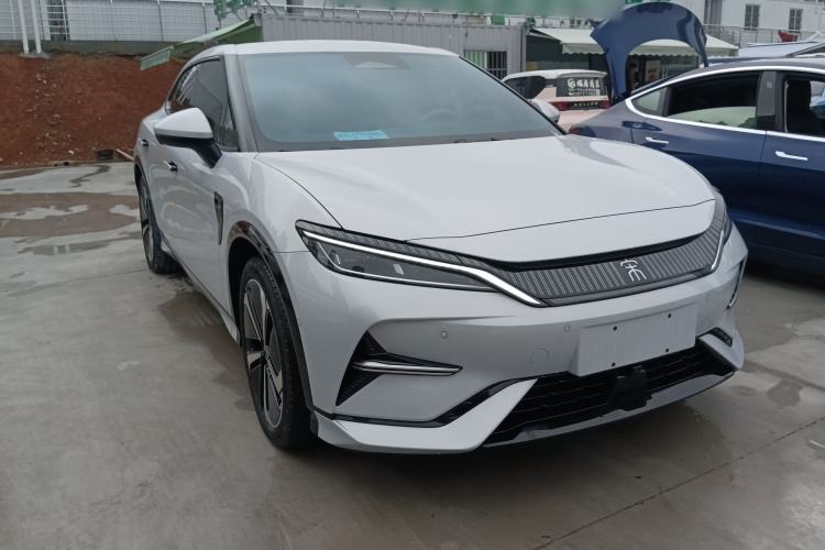 Used BYD Song L EV 2024 662 km Excellence Version Front Right 45 Deg