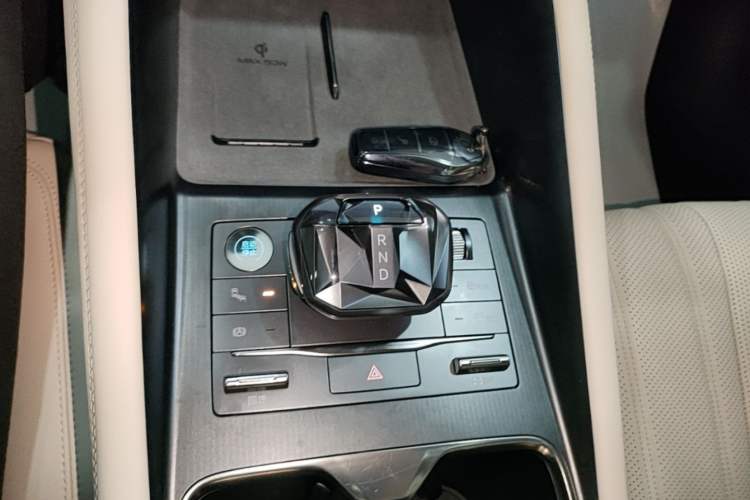 Used BYD Song L EV 2024 550km Beyond Edition Gear Lever