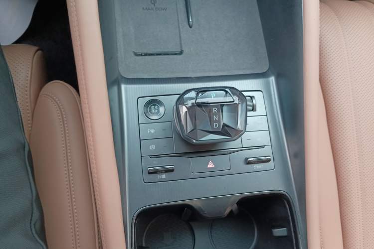 Used BYD Song L EV 2024 662 km Excellence Version Gear Lever