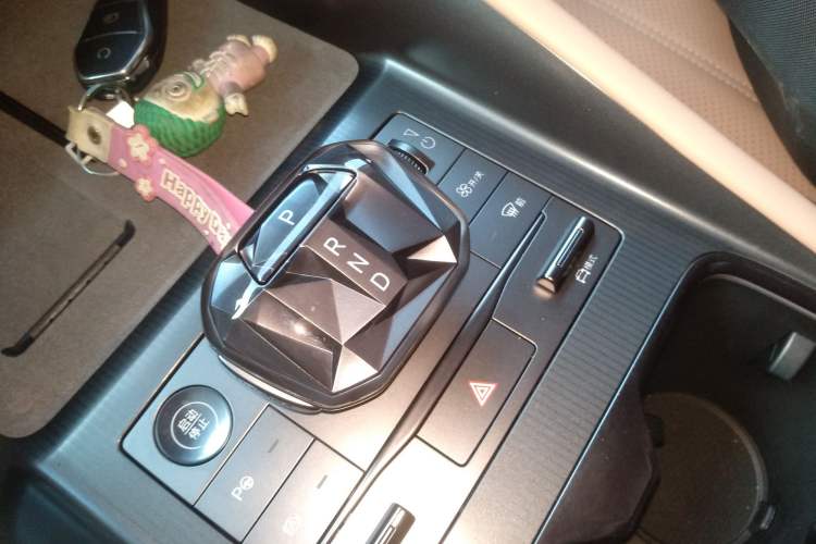 Used BYD Song L EV 2024 662 km Excellence Version Gear Lever
