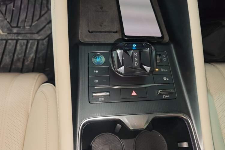 Used BYD Song L EV 2024 662 km Excellence Version Gear Lever