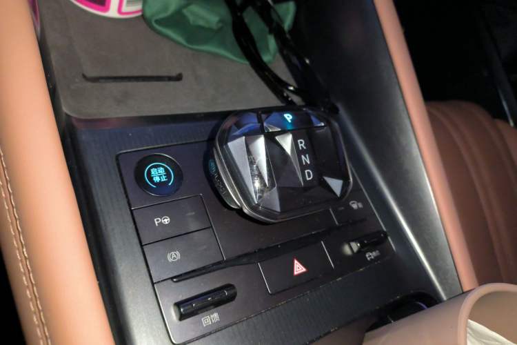 Used BYD Song L EV 2024 662 km Excellence Version Gear Lever