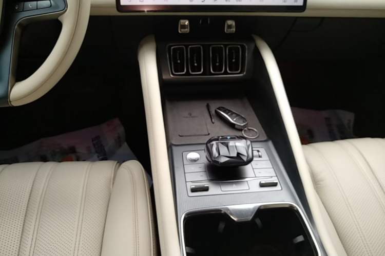 Used BYD Song L EV 2024 662 km Excellence Version Gear Lever