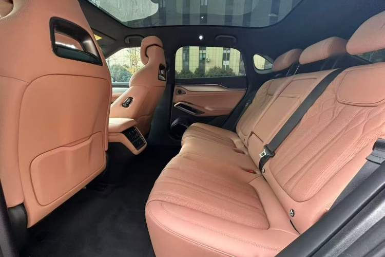 Used BYD Song L EV 2024 662 km Excellence Version Interior 1