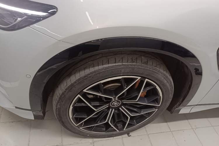 Used BYD Song L EV 2024 602 km All-Wheel-Drive Excellence Version Left Front Wheel Hub