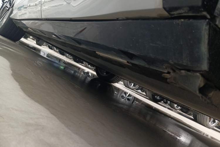 Used BYD Song L EV 2024 662 km Excellence Version Left Side Sill