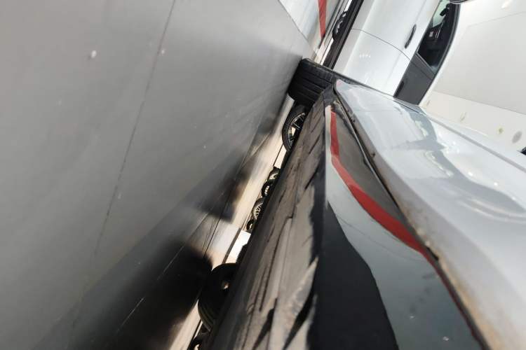 Used BYD Song L EV 2024 550 km Excellence Version Left Side Sill
