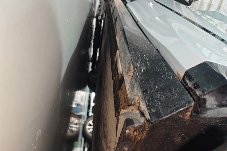 Used BYD Song L EV 2024 662 km Excellence Version Left Side Sill