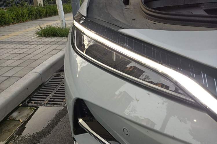 Used BYD Song L EV 2024 662 km Beyond Edition Right Front Headlight