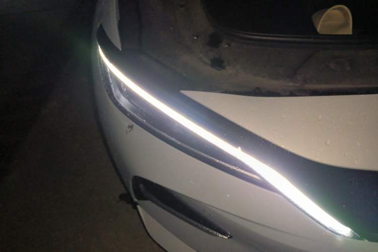 Used BYD Song L EV 2024 662 km Excellence Version Right Front Headlight