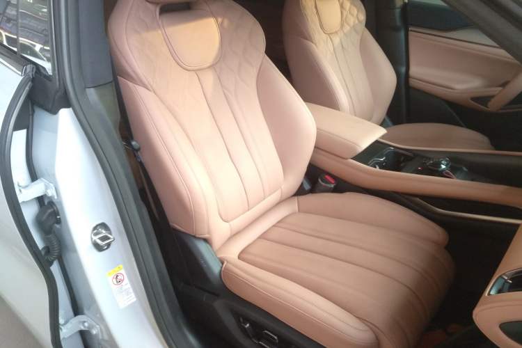 Used BYD Song L EV 2024 662 km Excellence Version Right Front Seat