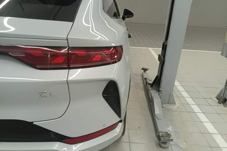 Used BYD Song L EV 2024 602 km All-Wheel-Drive Excellence Version Right Rear Taillight