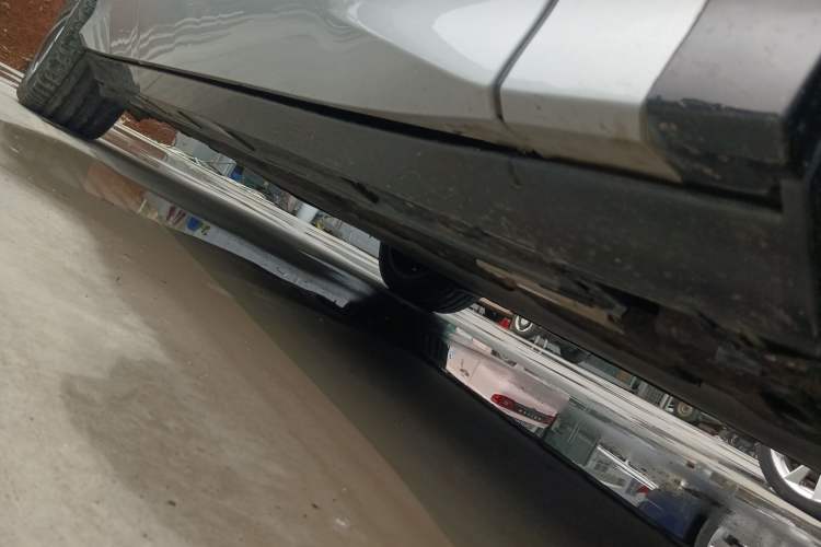 Used BYD Song L EV 2024 662 km Excellence Version Right Side Sill