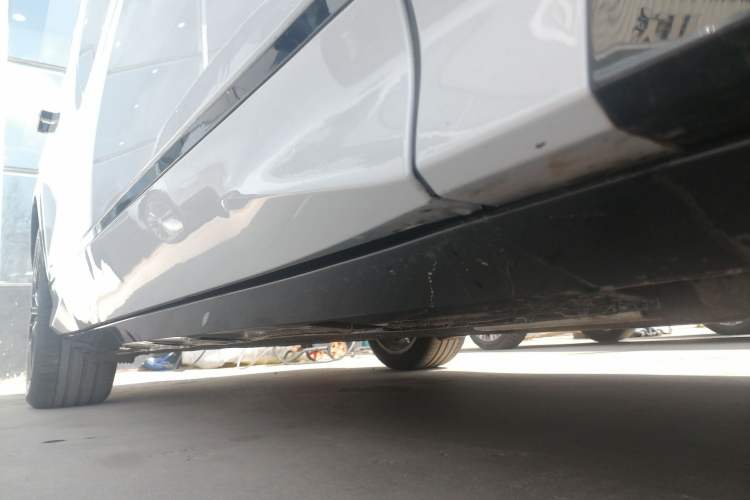 Used BYD Song L EV 2024 662 km Excellence Version Right Side Sill