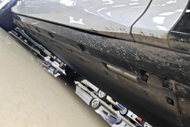 Used BYD Song L EV 2024 550 km Excellence Version Right Side Sill