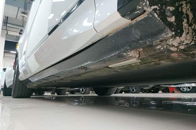 Used BYD Song L EV 2024 550km Beyond Edition Right Side Sill