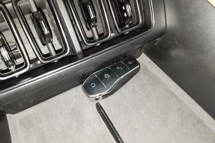 Used BYD Song L EV 2024 550km Beyond Edition Vehicle Key