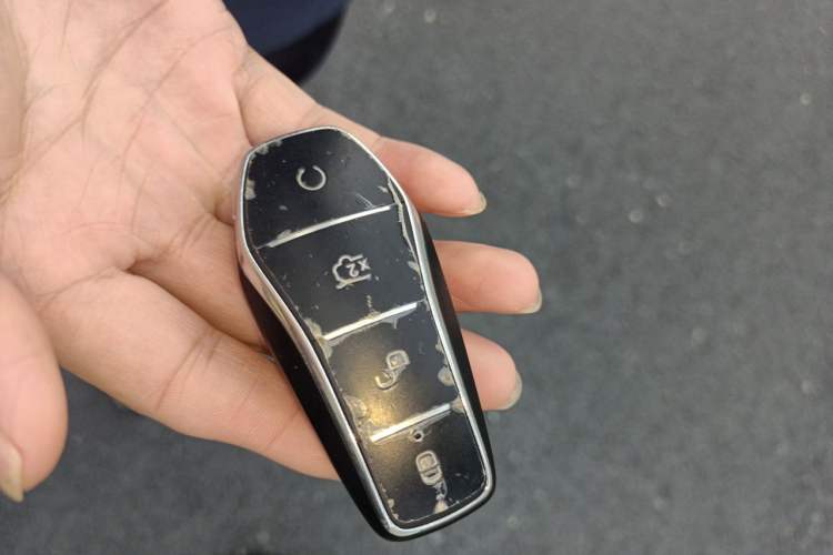 Used BYD Song L EV 2024 662 km Beyond Edition Vehicle Key