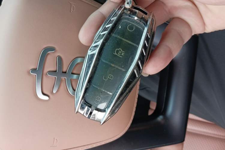 Used BYD Song L EV 2024 662 km Excellence Version Vehicle Key