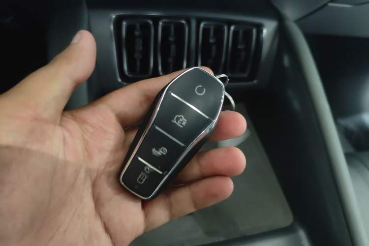 Used BYD Song L EV 2024 550 km Excellence Version Vehicle Key