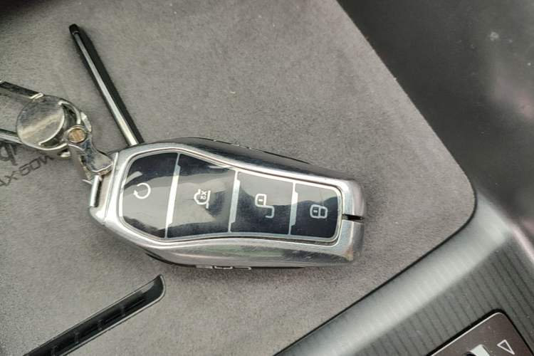Used BYD Song L EV 2024 550 km Excellence Version Vehicle Key