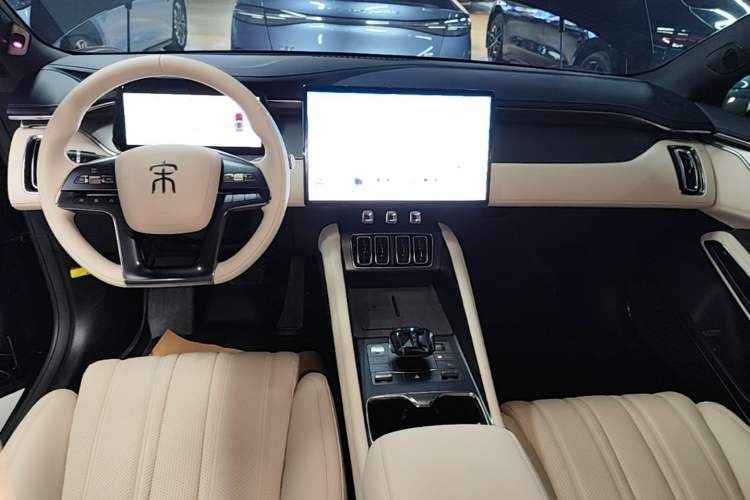 Used BYD Song L EV 2025 550 km Excellence Version Audio And AC Panel