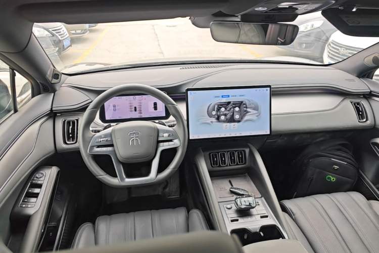 Used BYD Song L EV 2025 Intelligent Driving Version 662 km LiDAR Excellence Edition Center Console