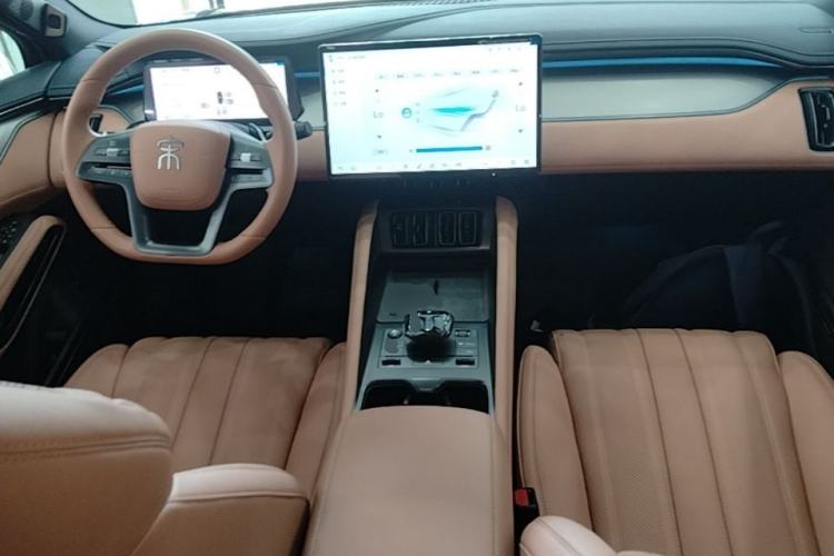 Used BYD Song L EV 2025 Intelligent Driving Version 662 km LiDAR Excellence Edition Center Console