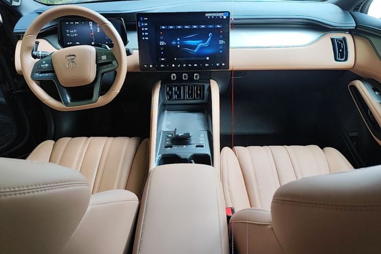 Used BYD Song L EV 2025 Intelligent Driving Version 662 km LiDAR Excellence Edition Center Console