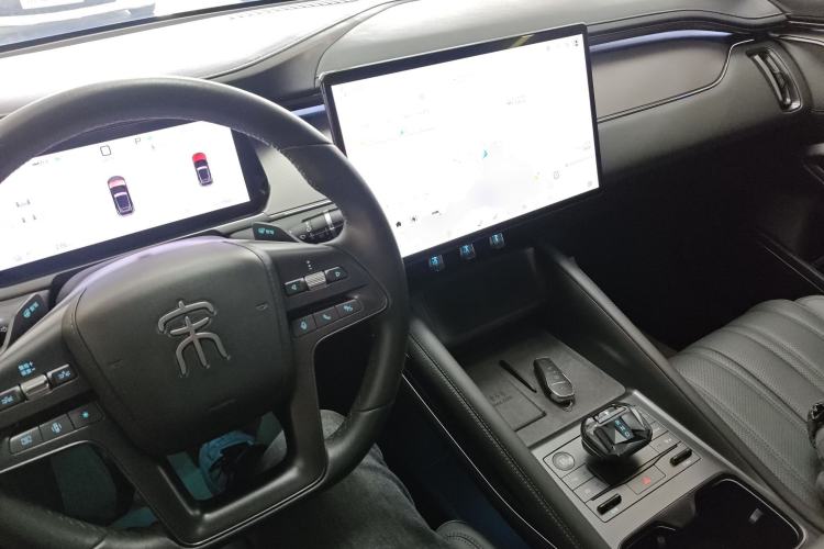 Used BYD Song L EV 2025 Intelligent Driving Version 662 km LiDAR Excellence Edition Center Console