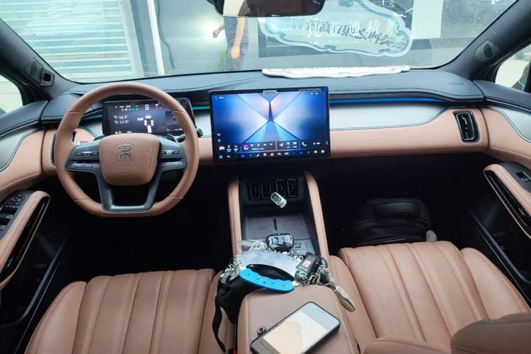 Used BYD Song L EV 2025 Intelligent Driving Version 662 km LiDAR Excellence Edition Center Console