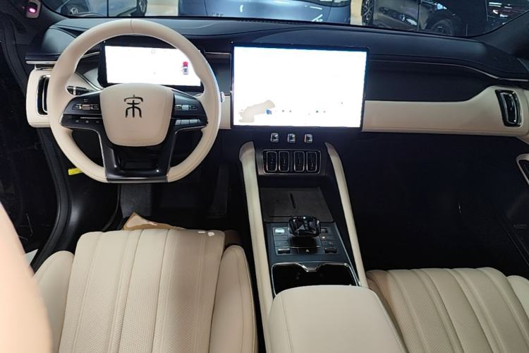 Used BYD Song L EV 2025 550 km Excellence Version Center Console
