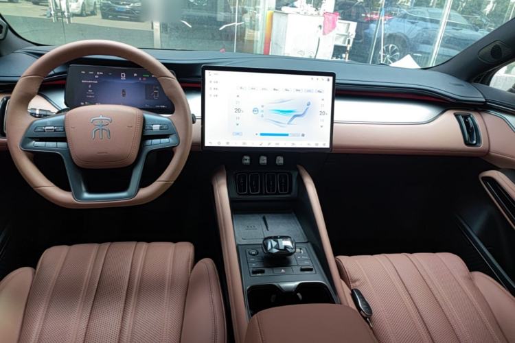 Used BYD Song L EV 2025 Intelligent Driving Version 550 km Excellence Edition Center Console