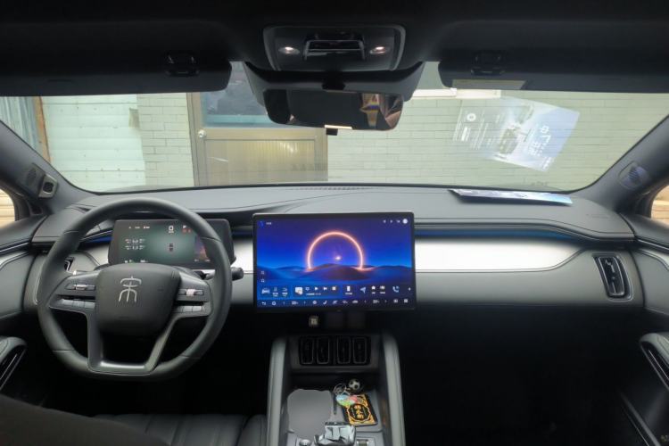 Used BYD Song L EV 2025 Intelligent Driving Version 550 km Excellence Edition Center Console