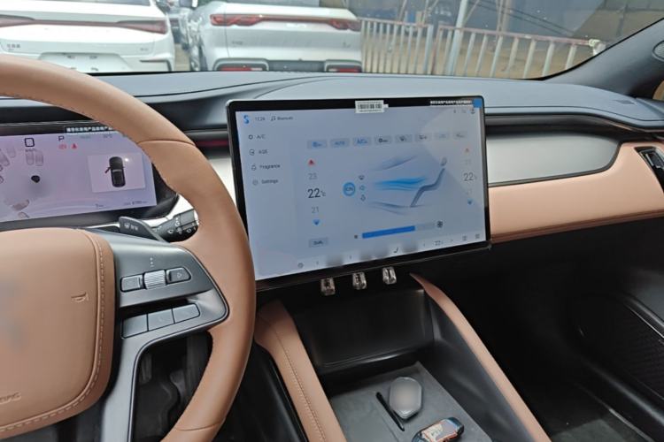 Used BYD Song L EV 2025 Intelligent Driving Version 662 km LiDAR Excellence Edition Center Console
