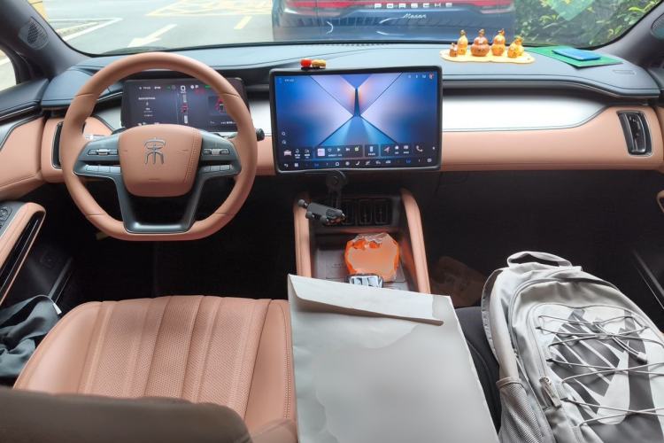 Used BYD Song L EV 2025 Intelligent Driving Version 662 km Beyond-Range Edition Center Console