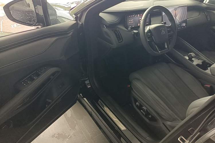 Used BYD Song L EV 2025 Intelligent Driving Version 662 km LiDAR Excellence Edition Driver Seat